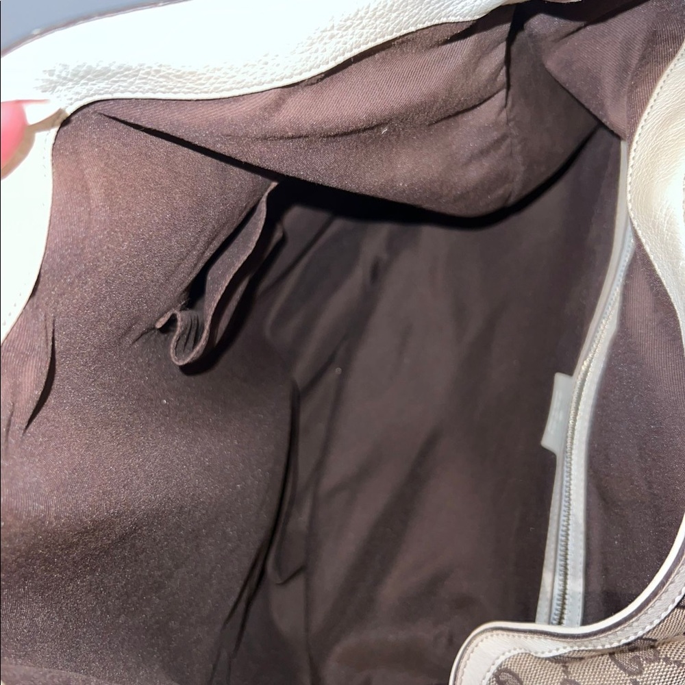 White Gucci Canvas Hobo Bag and Wallet Set - Picture 9 of 13